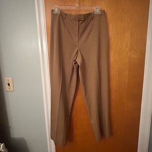 Women’s tan size 6 petite pants. In excellent condition.